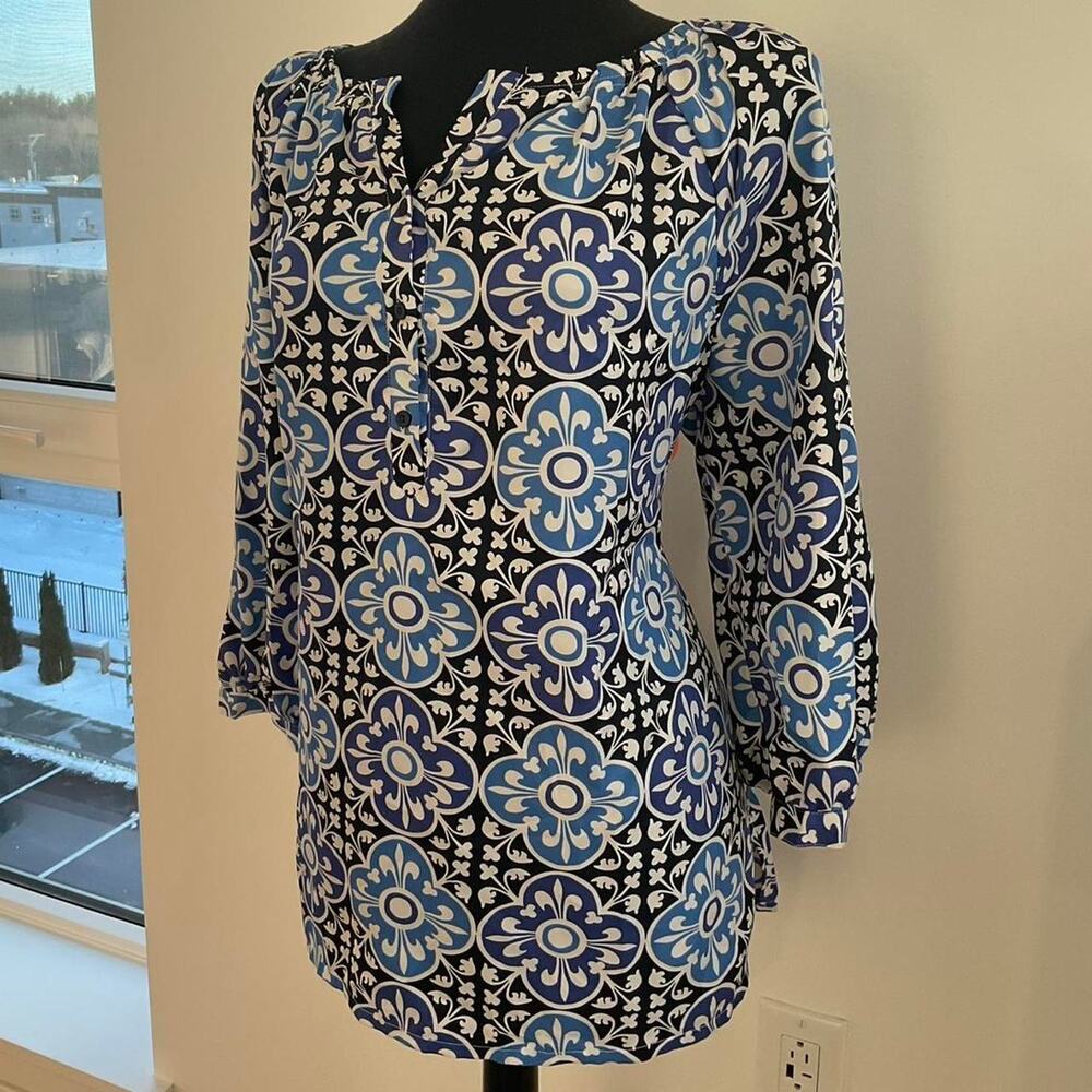 White Stag Blue and Black Geometric Bell Sleeve V Neck Blouse Sz XXL